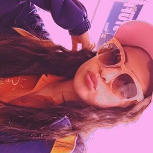 Meet your Posher, Hailey